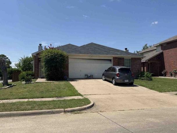 Cranbrook Ln, Grand Prairie, TX 75052