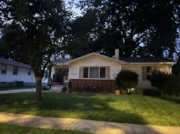 Girard Ave, Indianola, IA 50125